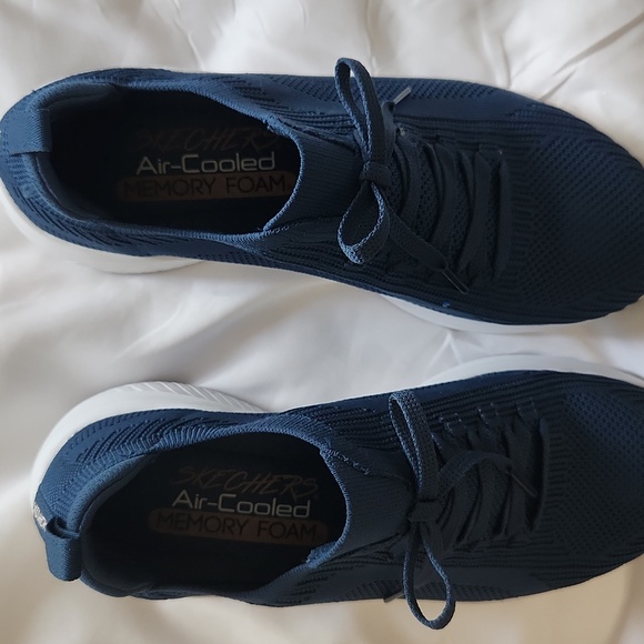 Sketchers - Picture 3 of 4